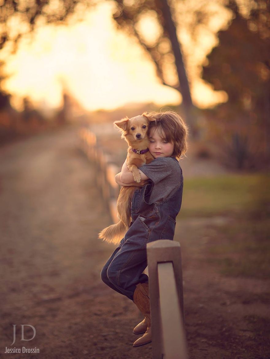 Photographer Mom Takes Magical Autumn Portraits Of Her Kids Photographer Mom Takes Magical Autumn Portraits Of Her Kids