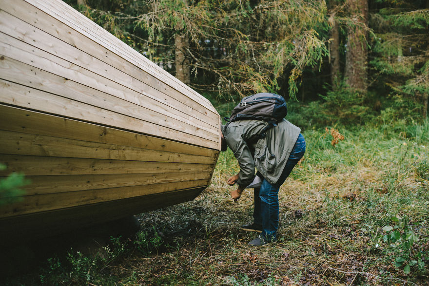 Estonian Students Build Giant Wooden Megaphones To Listen To The Forest Estonian Students Build Giant Wooden Megaphones To Listen To The Forest