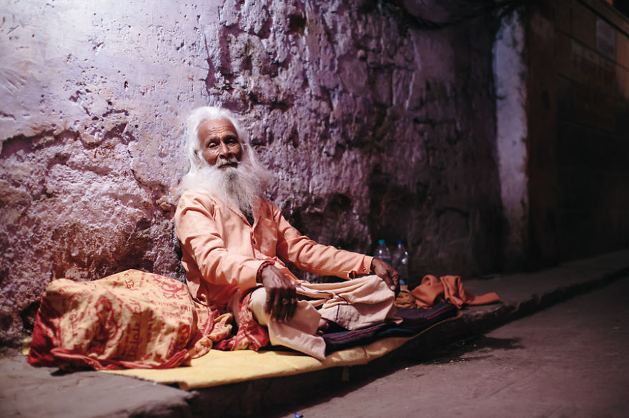 The Holy Men Of Varanasi Who Gave Up All Earthly Possessions To Seek Spiritual Liberation The Holy Men Of Varanasi Who Gave Up All Earthly Possessions To Seek Spiritual Liberation