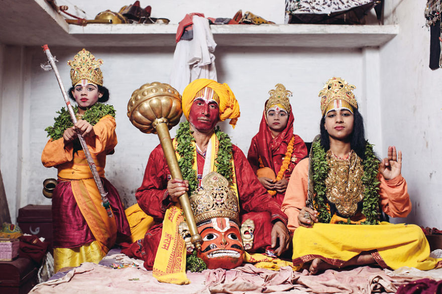 The Holy Men Of Varanasi Who Gave Up All Earthly Possessions To Seek Spiritual Liberation