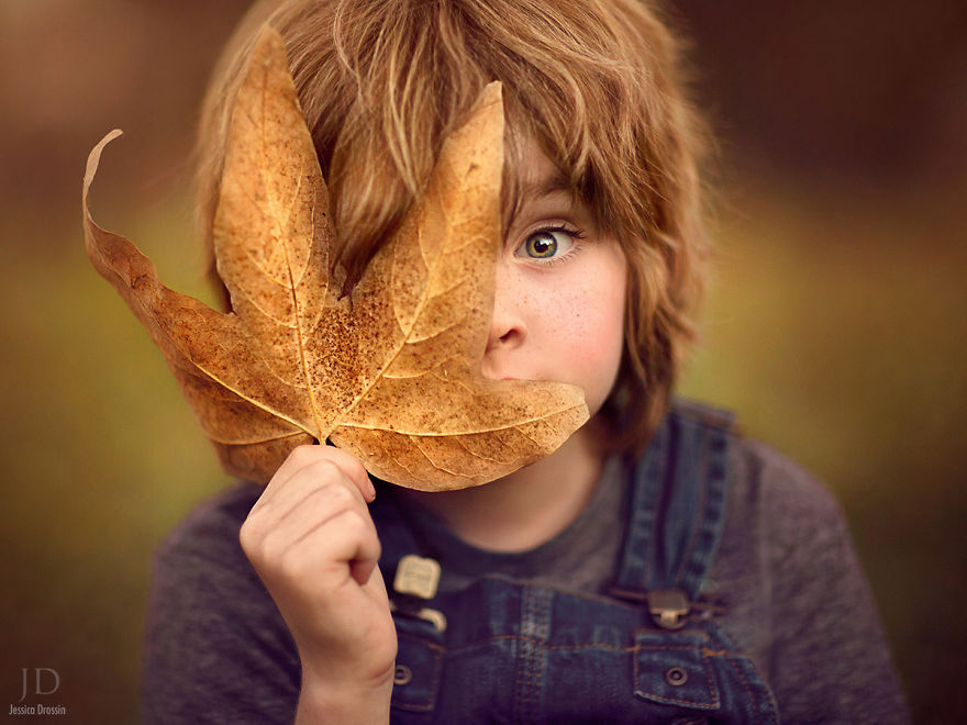 Photographer Mom Takes Magical Autumn Portraits Of Her Kids Photographer Mom Takes Magical Autumn Portraits Of Her Kids