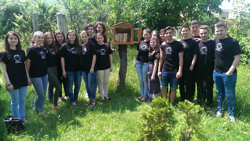 Reading Class Heroes - How High School Students Promote Reading In Romania