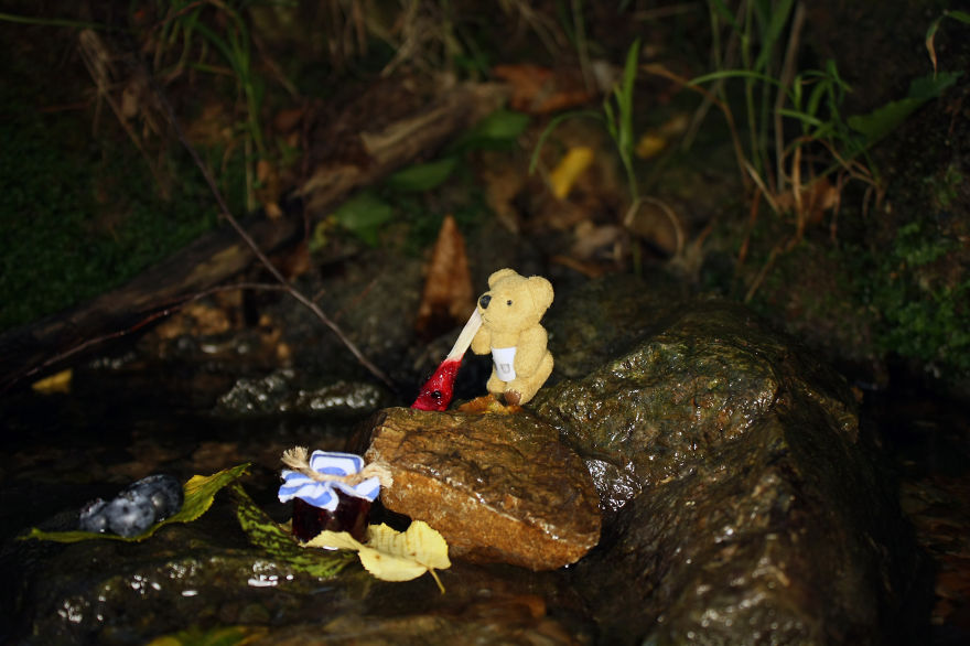 Learn How To Make Blueberry Jam With This Tiny Bear