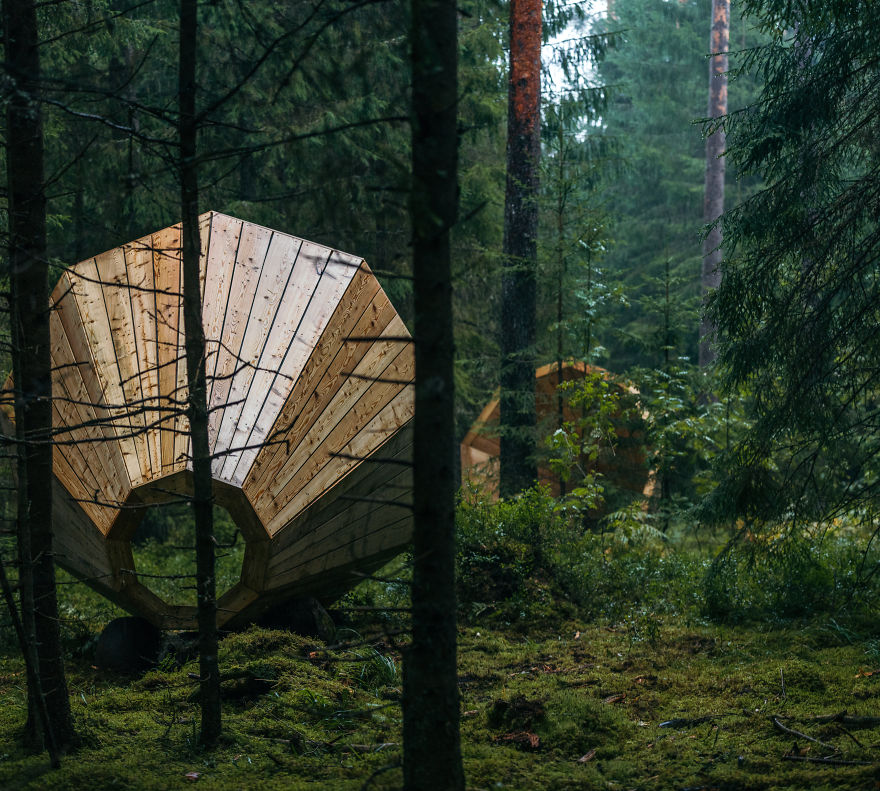 Estonian Students Build Giant Wooden Megaphones To Listen To The Forest Estonian Students Build Giant Wooden Megaphones To Listen To The Forest