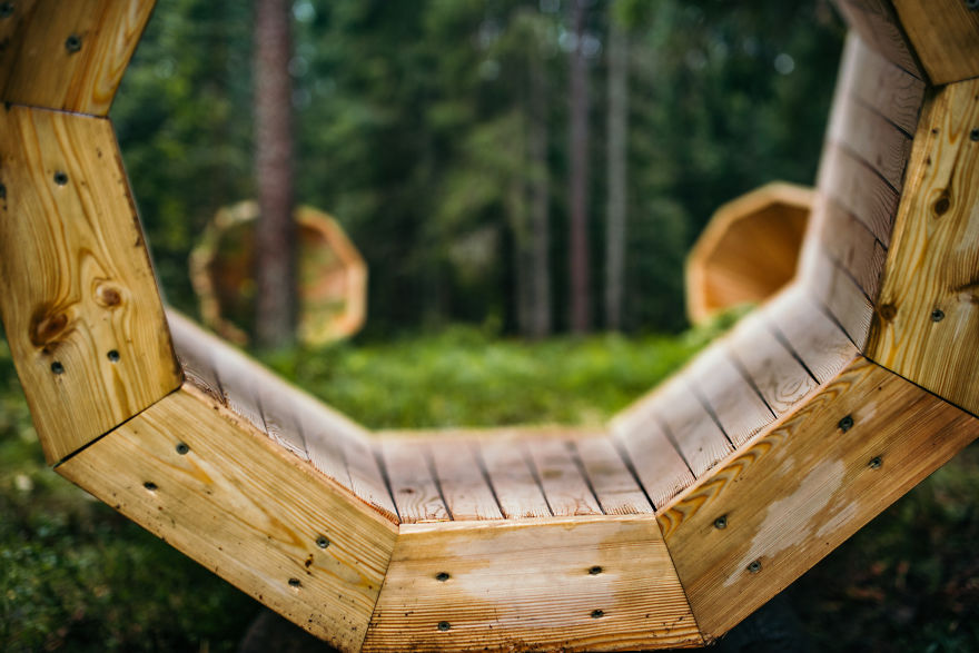 Estonian Students Build Giant Wooden Megaphones To Listen To The Forest Estonian Students Build Giant Wooden Megaphones To Listen To The Forest