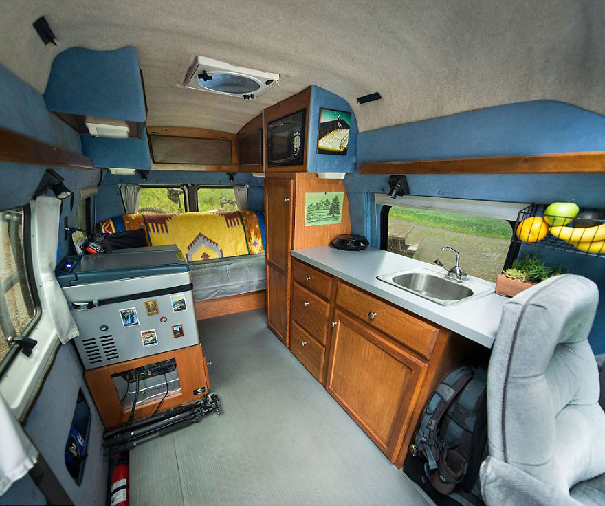 I Turned My Grandma's Old Van Into A Mobile Home So I Could Travel Across North America I Turned My Grandma's Old Van Into A Mobile Home So I Could Travel Across North America