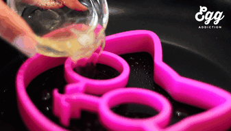 cat-shaped-egg-mold-sunny-side-breakfast-gif-3