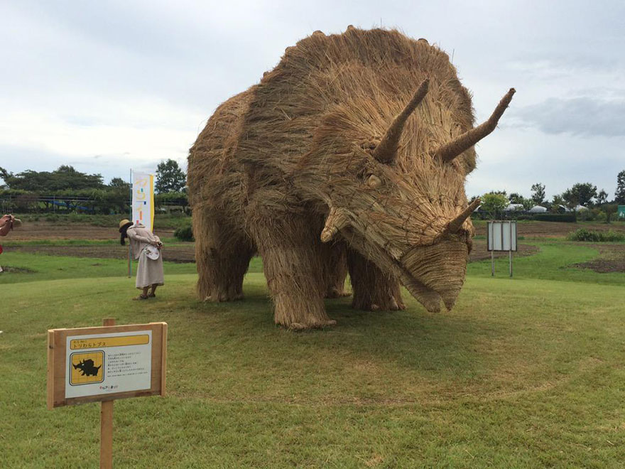 dinosaur-straw-sculptures-wara-art-festival-niigata-japan-7 dinosaur-straw-sculptures-wara-art-festival-niigata-japan-7