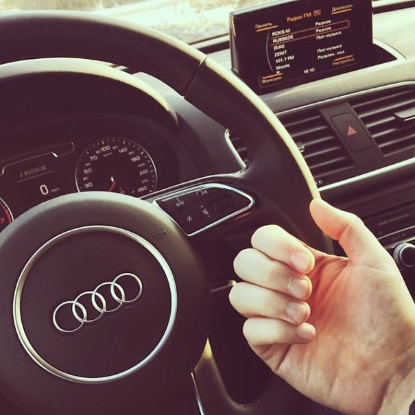 It's #manimonday, Betches! Straight From The Salon And 'bout To Show Off These Fab Fingers! #handmodel