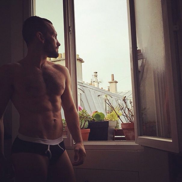 I Hate When My Friends Snap Pictures Of Me When I'm Not Paying Attention! #parismornings