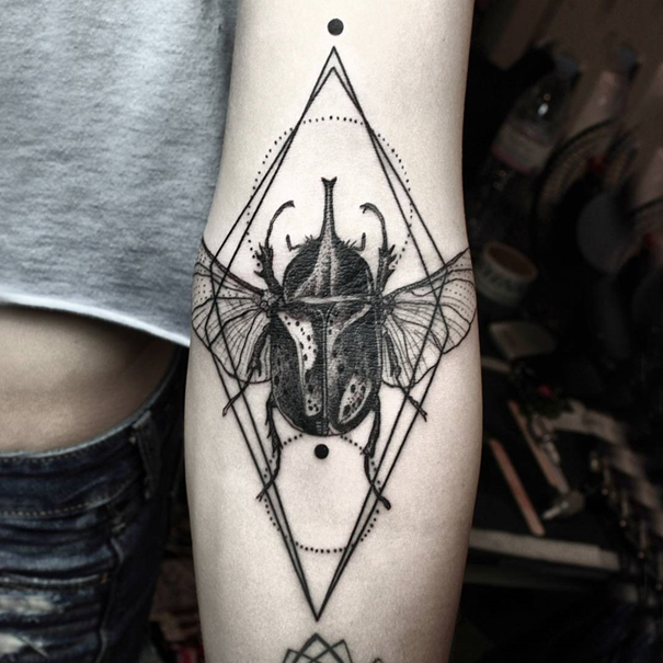 minimalist-geometric-tattoos-line-dot-okan-uckun-1