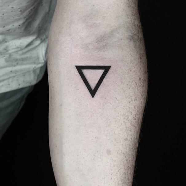 minimalist-geometric-tattoos-line-dot-okan-uckun-13