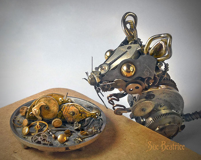 recycled-watch-parts-sculptures-vintage-antique-susan-beatrice-9 recycled-watch-parts-sculptures-vintage-antique-susan-beatrice-9