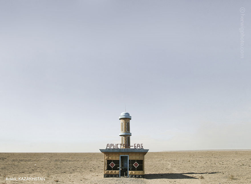 strange-beautiful-bus-stops-soviet--christopher-herwig-15 strange-beautiful-bus-stops-soviet--christopher-herwig-15