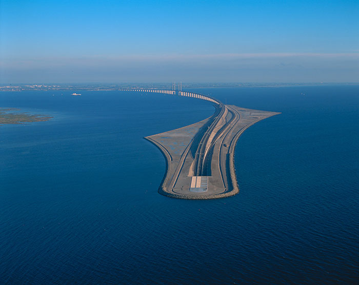 This Amazing Bridge Turns Into An Underwater Tunnel Connecting Denmark And Sweden