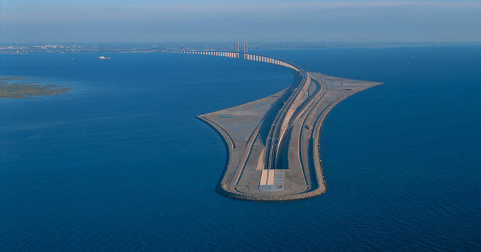 This Amazing Bridge Turns Into An Underwater Tunnel Connecting Denmark And Sweden