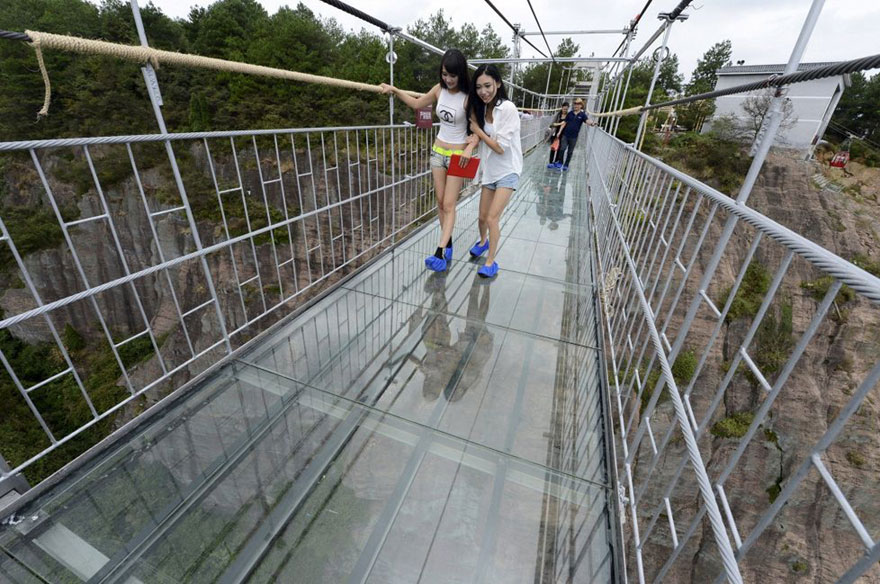 worlds-longest-glass-bridge-shiniuzhai-geopark-china-8 worlds-longest-glass-bridge-shiniuzhai-geopark-china-8
