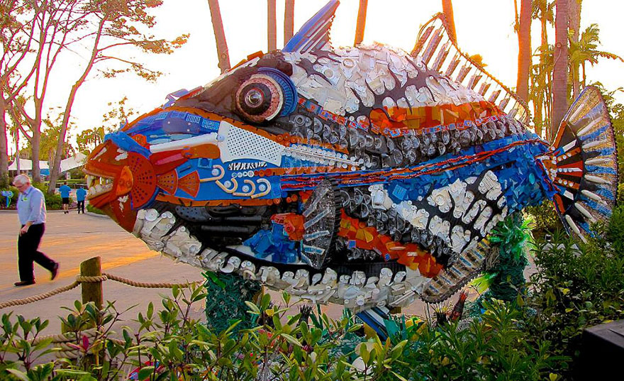 13 Giant Sculptures Made Entirely Of Beach Waste To Make You Reconsider Plastic Use 13 Giant Sculptures Made Entirely Of Beach Waste To Make You Reconsider Plastic Use