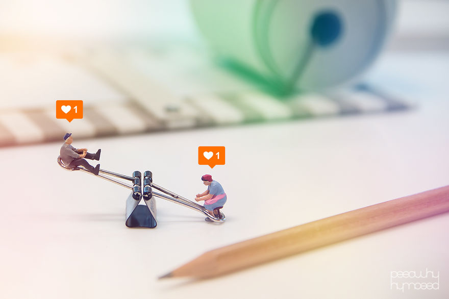 I Capture Miniature People Dealing With Everyday Life Objects