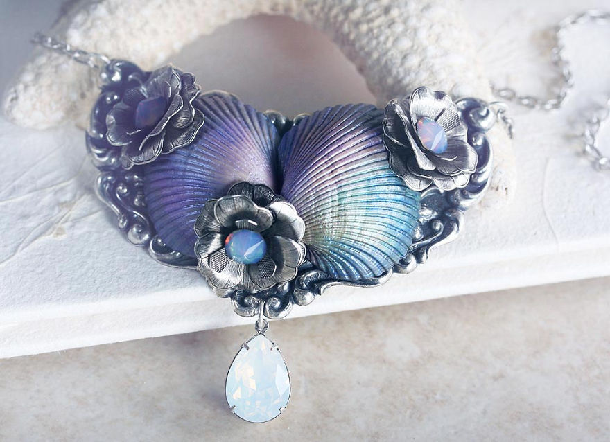 Artist Turns Seashells Into Beautiful Jewelry Artist Turns Seashells Into Beautiful Jewelry
