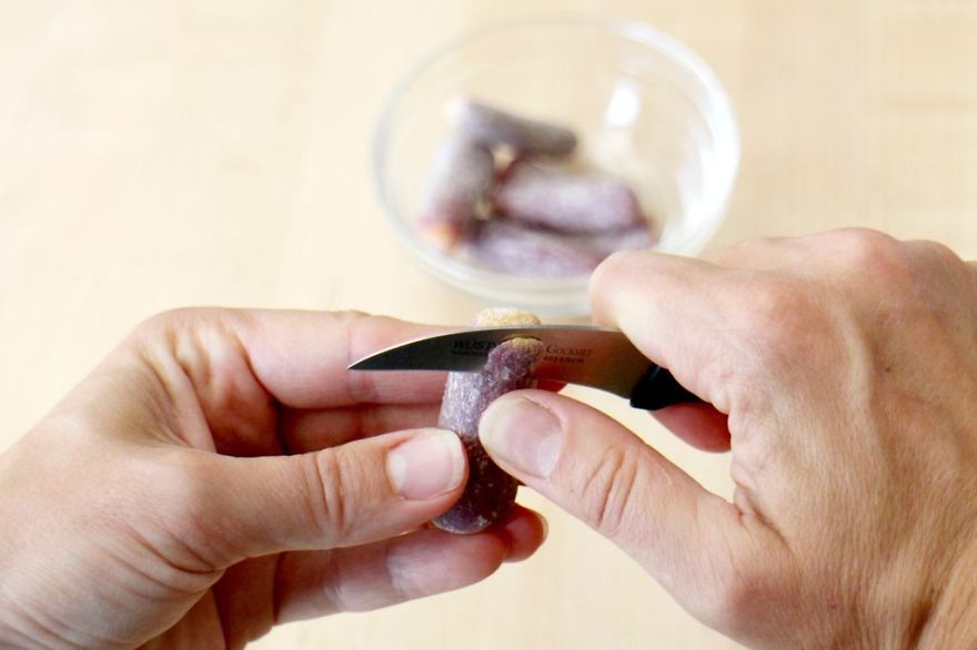 How To Make A Creepy Beet ‘n Bloody Mary Halloween Cocktail