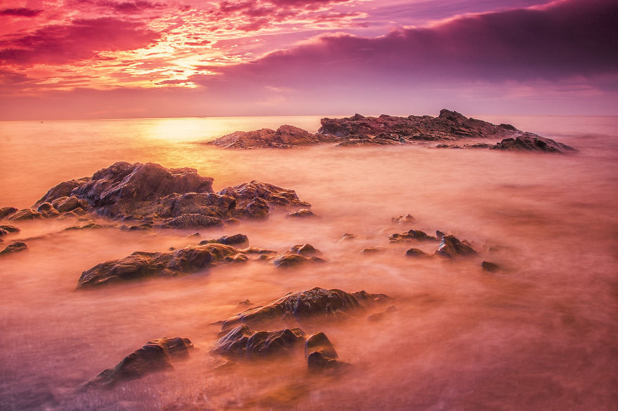 Bulgarian Photographer Captures Amazing Moments Traveling The World