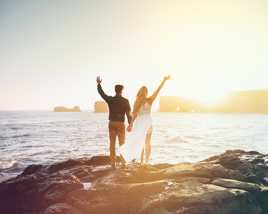 Couple Decides Not To Have A Traditional Wedding And Travels To Iceland Instead Couple Decides Not To Have A Traditional Wedding And Travels To Iceland Instead