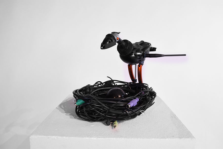 Animaux: I Turn Old, Discarded Electronic Devices Into Animal Sculptures Animaux: I Turn Old, Discarded Electronic Devices Into Animal Sculptures