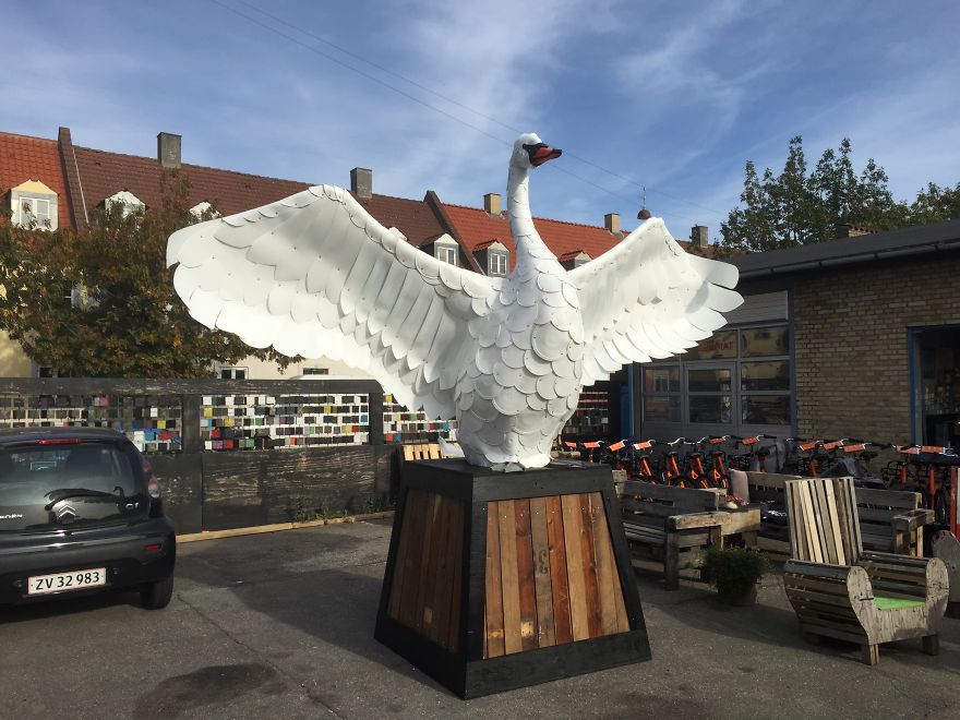 I Created A Swan From 300 Recycled Plastic Buckets To Show Recycling Is Beautiful