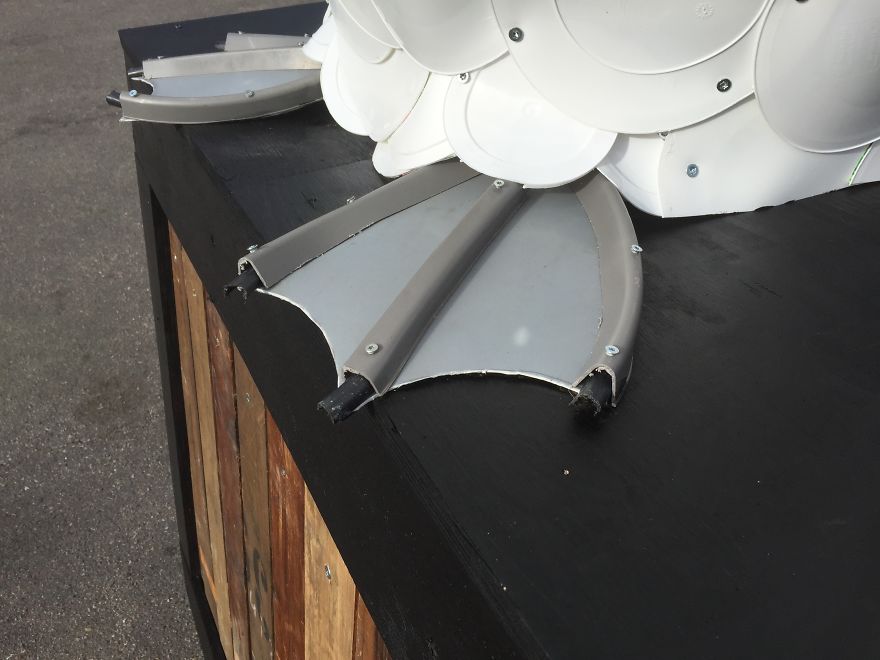 I Created A Swan From 300 Recycled Plastic Buckets To Show Recycling Is Beautiful