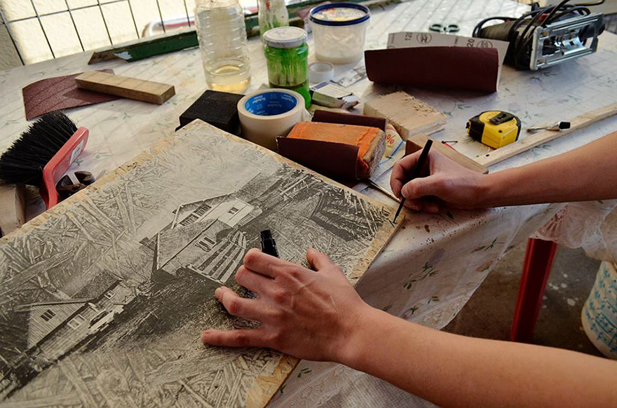 I Hang Woodprints Around Cluj, Romania For People To Find And Take Home I Hang Woodprints Around Cluj, Romania For People To Find And Take Home