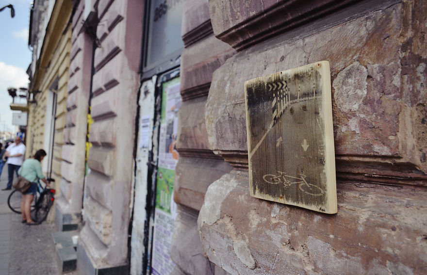 I Hang Woodprints Around Cluj, Romania For People To Find And Take Home