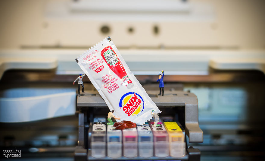 I Capture Miniature People Dealing With Everyday Life Objects