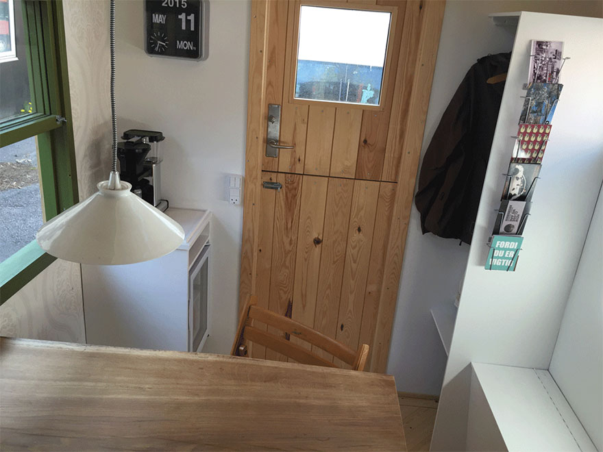 I Made A Tiny Office On Wheels So I Could Work In A Different Place Every Day