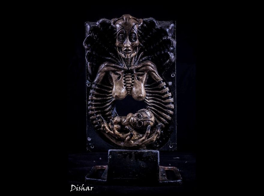 Unreal Eerie Sculpts By Polish Artist Are Like The Next H. R. Giger Generation Unreal Eerie Sculpts By Polish Artist Are Like The Next H. R. Giger Generation