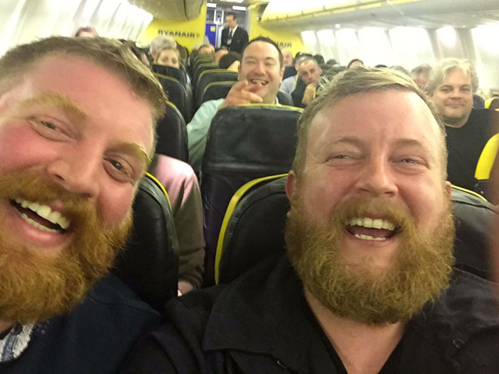 bearded-men-lookalikes-doppelgangers-aeroplane-flight-neil-douglas-robert-stirling-1 bearded-men-lookalikes-doppelgangers-aeroplane-flight-neil-douglas-robert-stirling-1