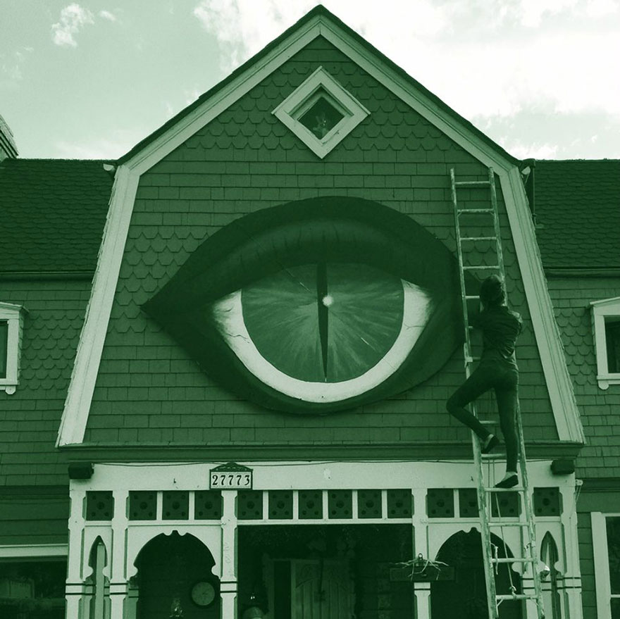 halloween-decorations-parents-house-christine-mcconnell-16