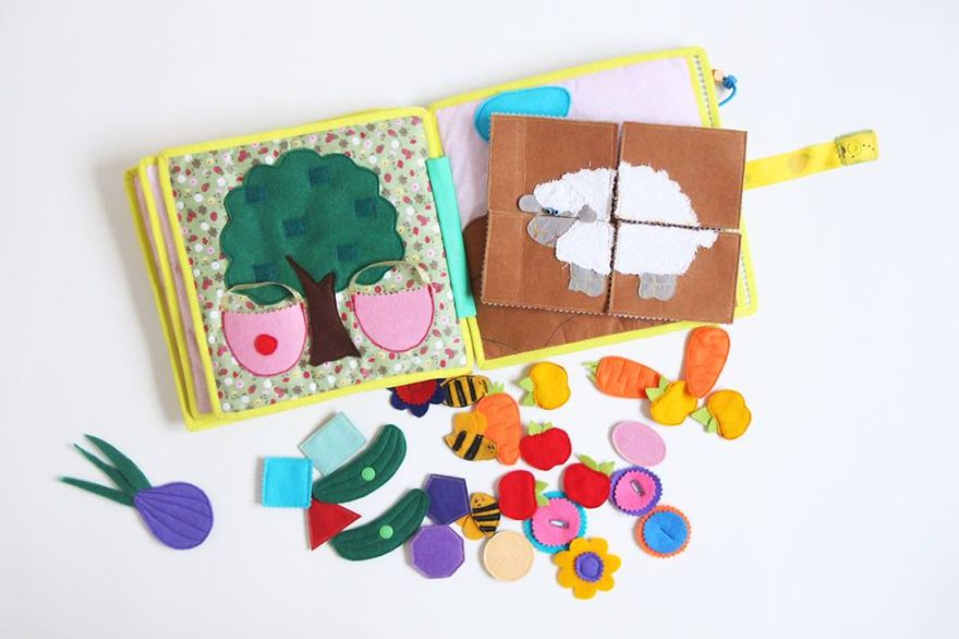 I Make Playful Felt Books For Kids