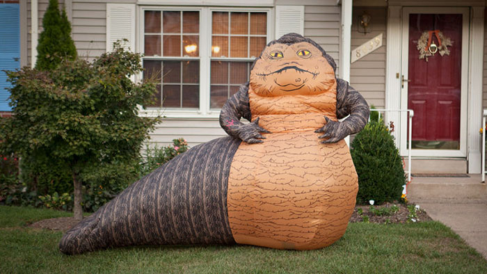 jabba-hutt-lawn-ornament-think-geek-1 jabba-hutt-lawn-ornament-think-geek-1
