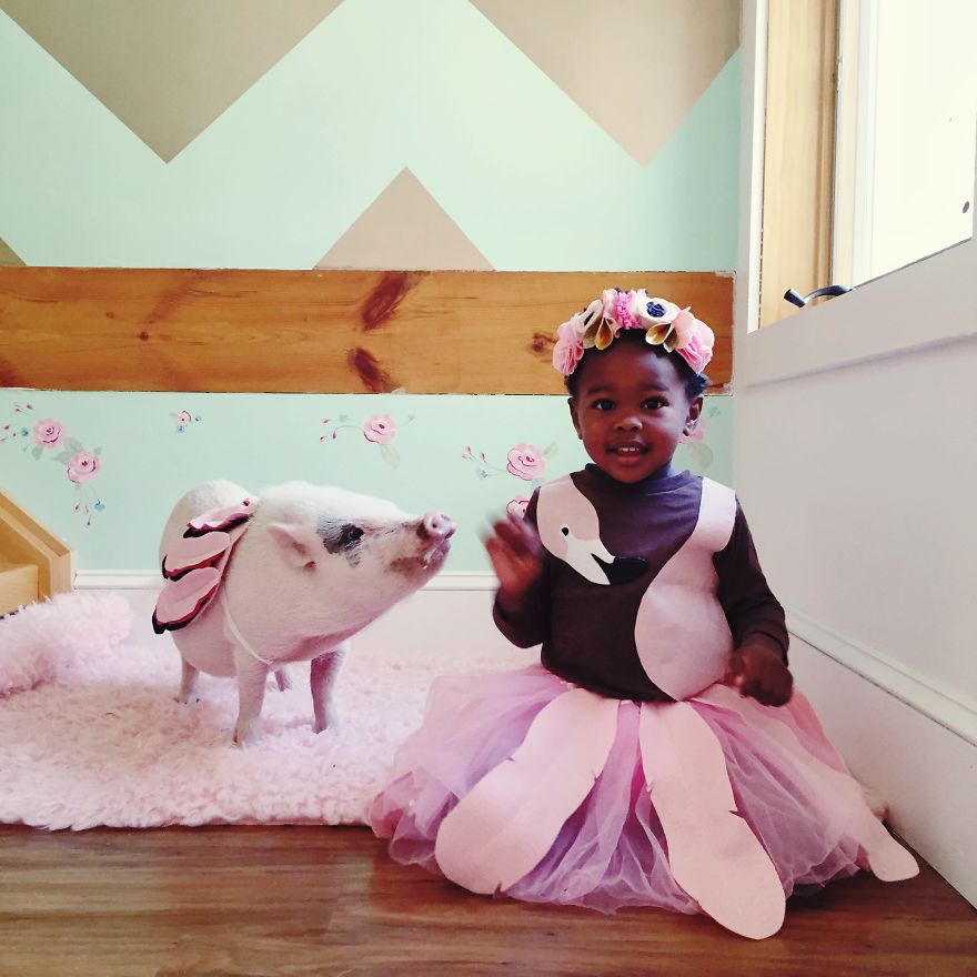 Libby And Pearl Are Cute Best Friends That Play In Matching Halloween Costumes