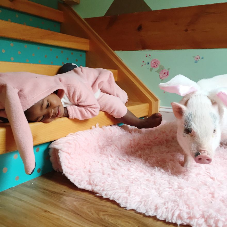 Libby And Pearl Are Cute Best Friends That Play In Matching Halloween Costumes