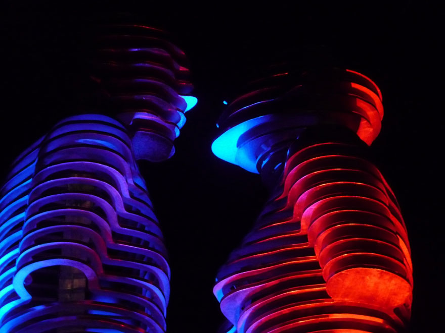 metal-statue-love-story-ali-nino-tamara-kvesitadze-georgia-6 metal-statue-love-story-ali-nino-tamara-kvesitadze-georgia-6