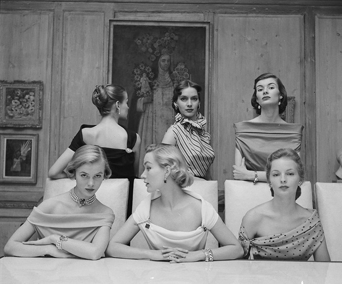 Plunging Necklines In 1950s