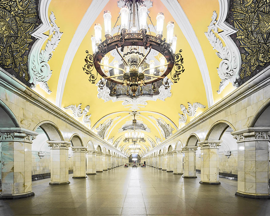 moscow-metro-station-architecture-russia-bright-future-david-burdeny-7 moscow-metro-station-architecture-russia-bright-future-david-burdeny-7