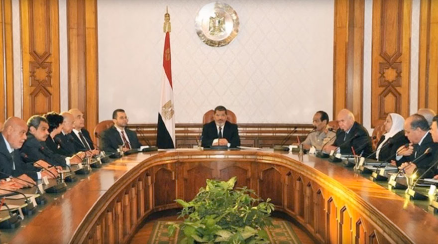 no-men-politics-video-elle-uk-alex-holder-alyssa-boni-11 no-men-politics-video-elle-uk-alex-holder-alyssa-boni-11