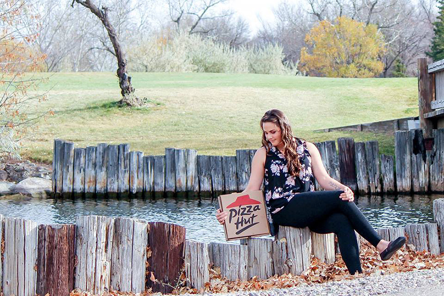pizza-hut-engagement-photos-nicole-larson-6
