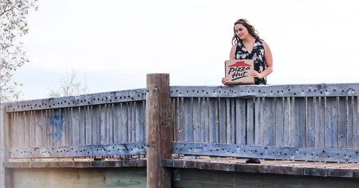 Woman Takes Engagement Photos With A Pizza To Show It’s More Reliable Than A Man