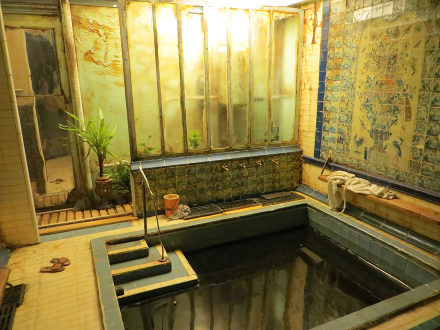 realistic-miniature-rooms-museum-cinema-dan-ohlman-france-13