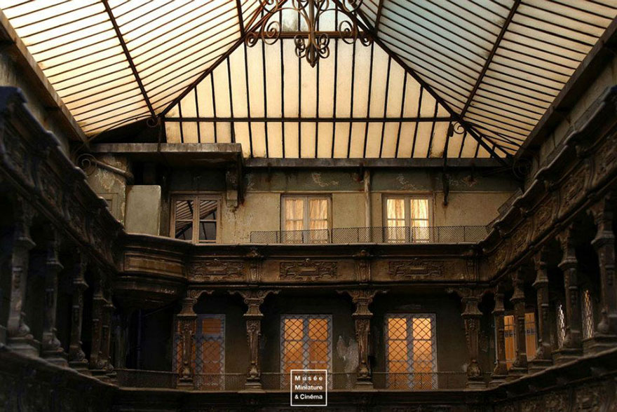 realistic-miniature-rooms-museum-cinema-dan-ohlman-france-15