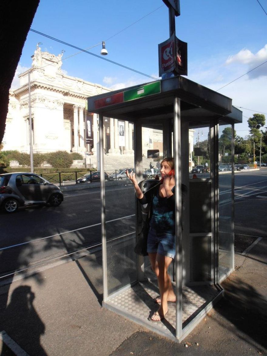 I Travel Around The World And Photograph Payphones Before They Are Gone